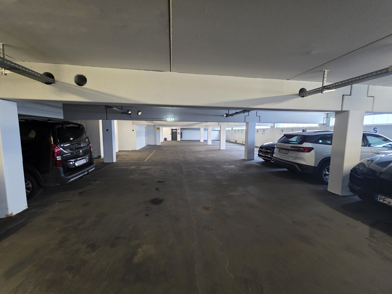 parking edcab9eb91f11e2c3e22bb4570b8cb4c